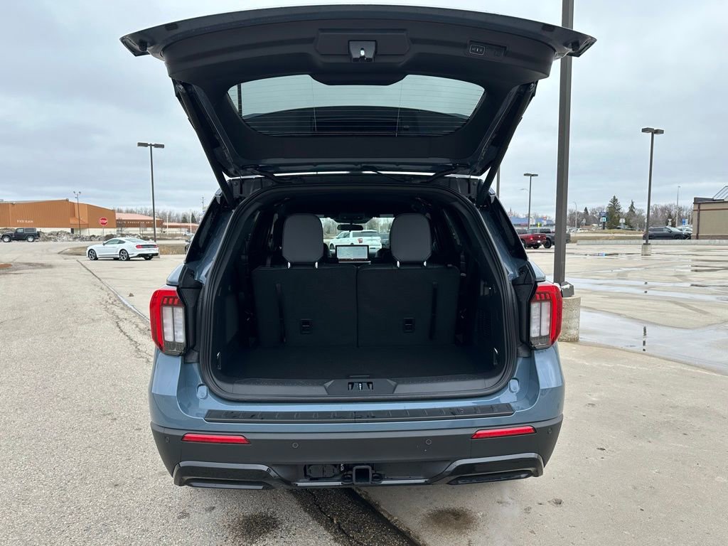 New 2026 Ford Explorer ST-Line AWD/4WD image 8