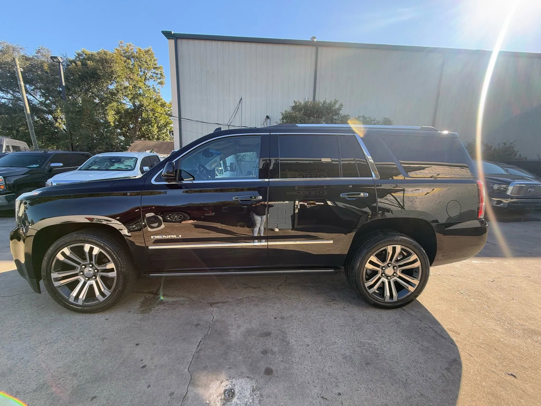Used 2018 GMC Yukon Denali w/ Denali Ultimate Package image 4
