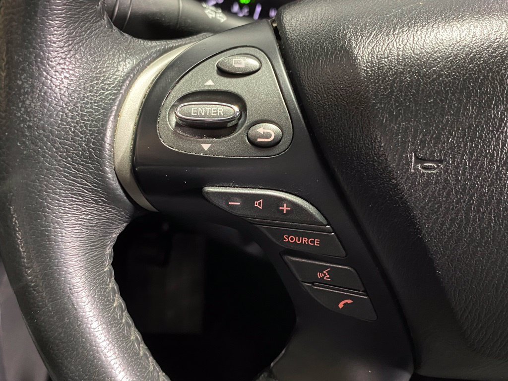Used 2017 Nissan Pathfinder SV AWD/4WD image 33