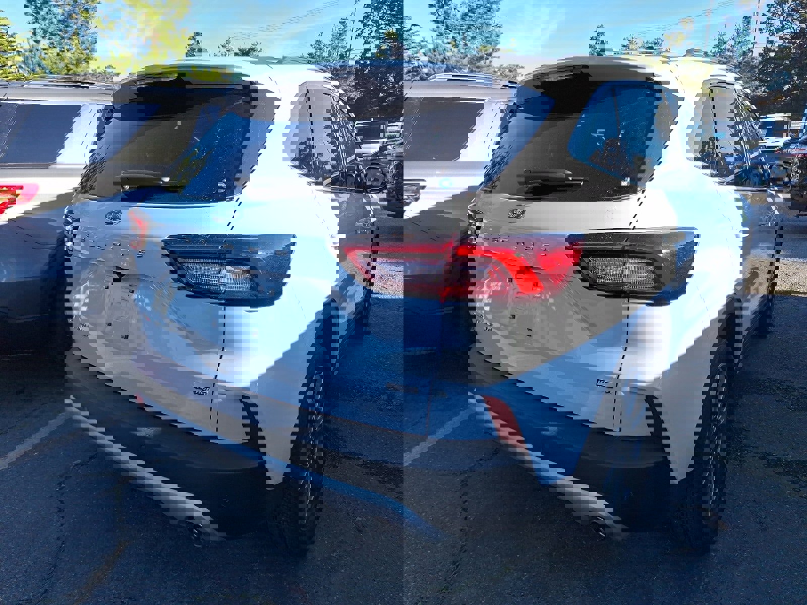 Used 2025 Ford Escape Platinum image 5