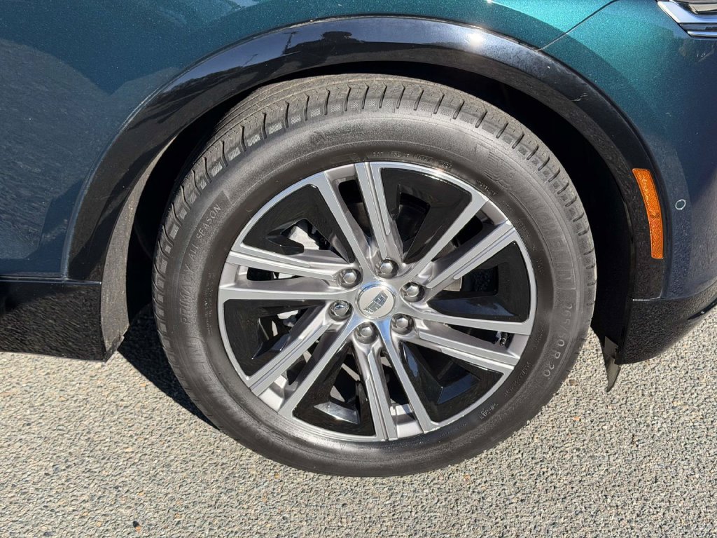 Certified 2024 Cadillac Lyriq Luxury w/ LPO, Floor Liner Package AWD/4WD image 7