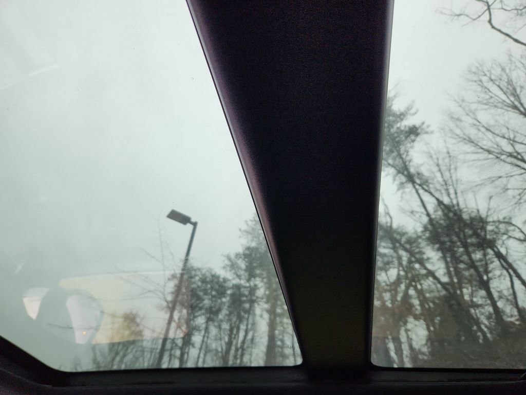 Used 2025 Land Rover Range Rover Sport SE image 27