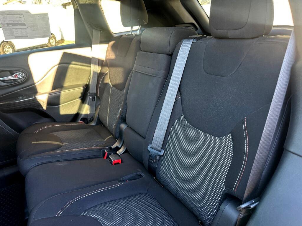 Used 2016 Jeep Cherokee 75th Anniversary image 29