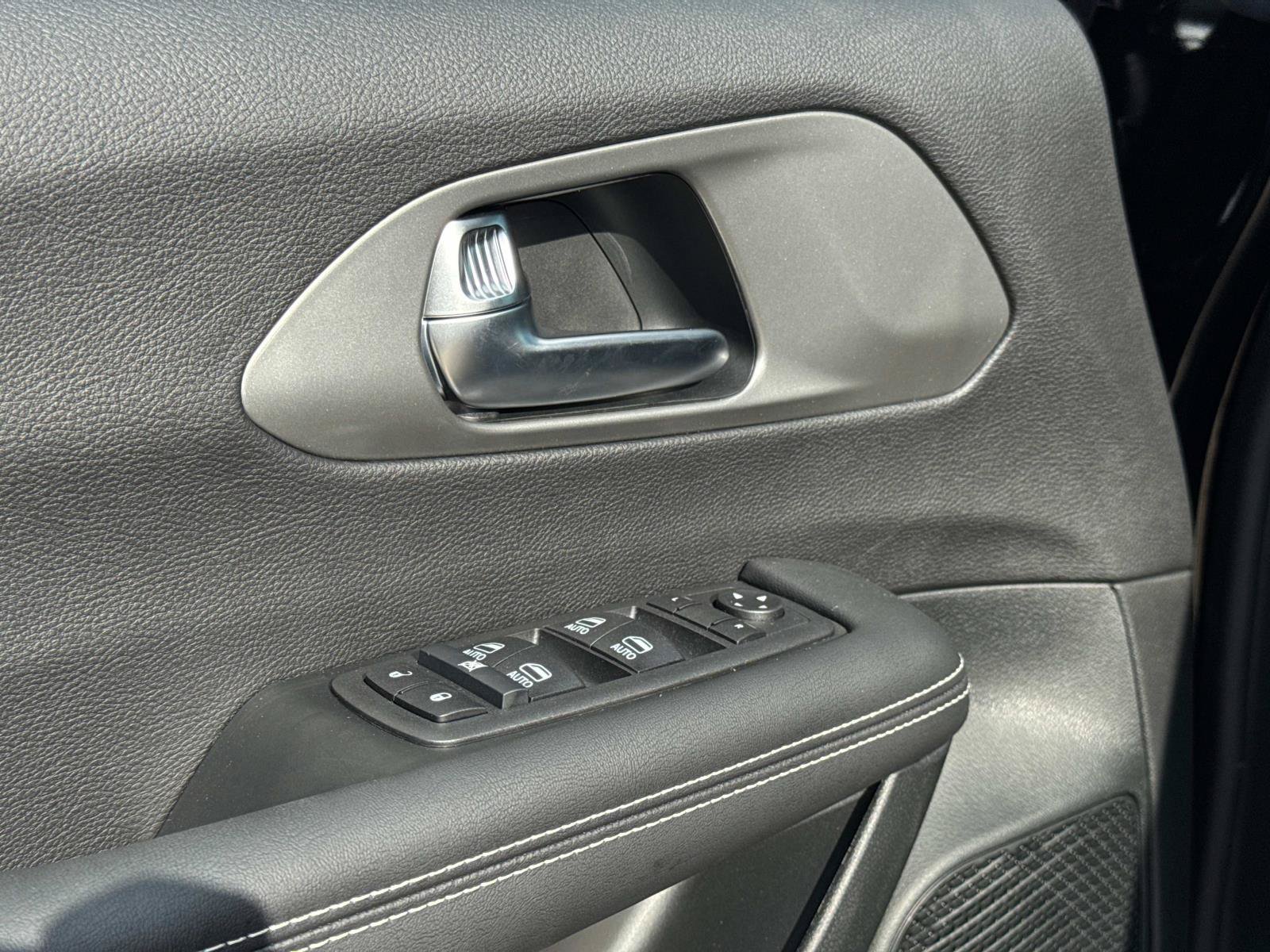 New 2026 Chrysler Voyager LX FWD image 17