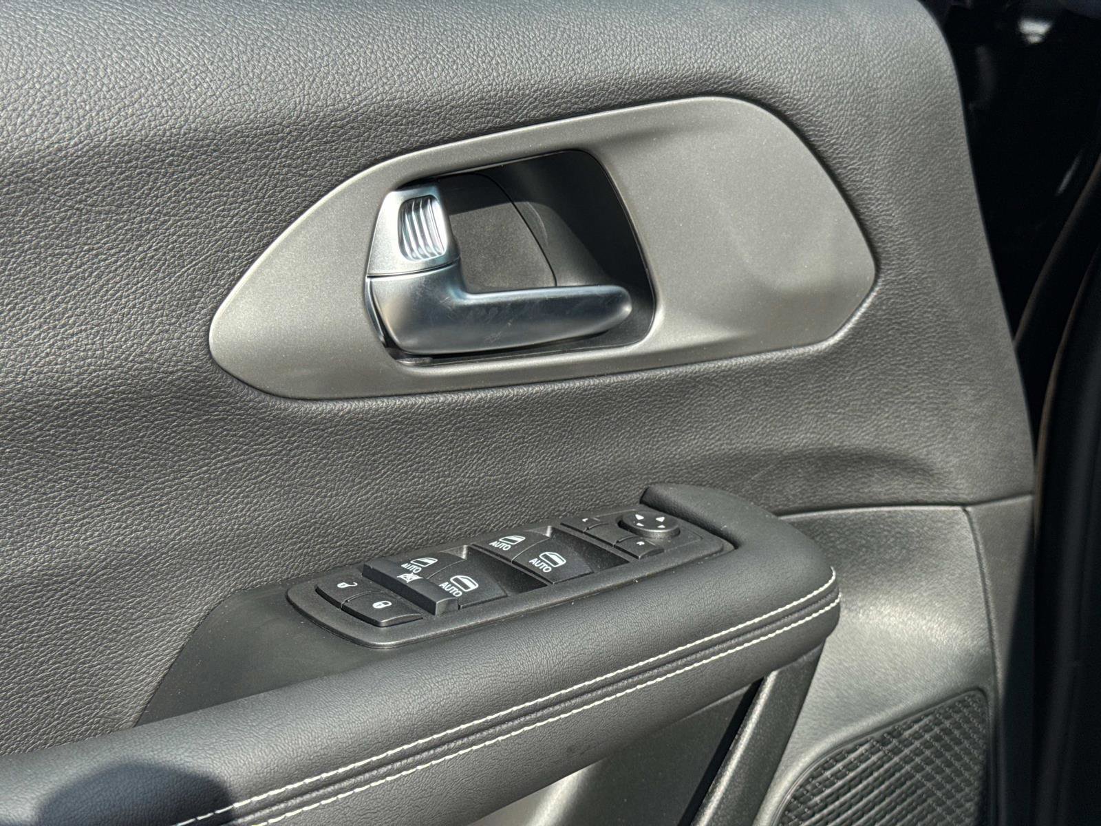 New 2026 Chrysler Voyager LX image 17