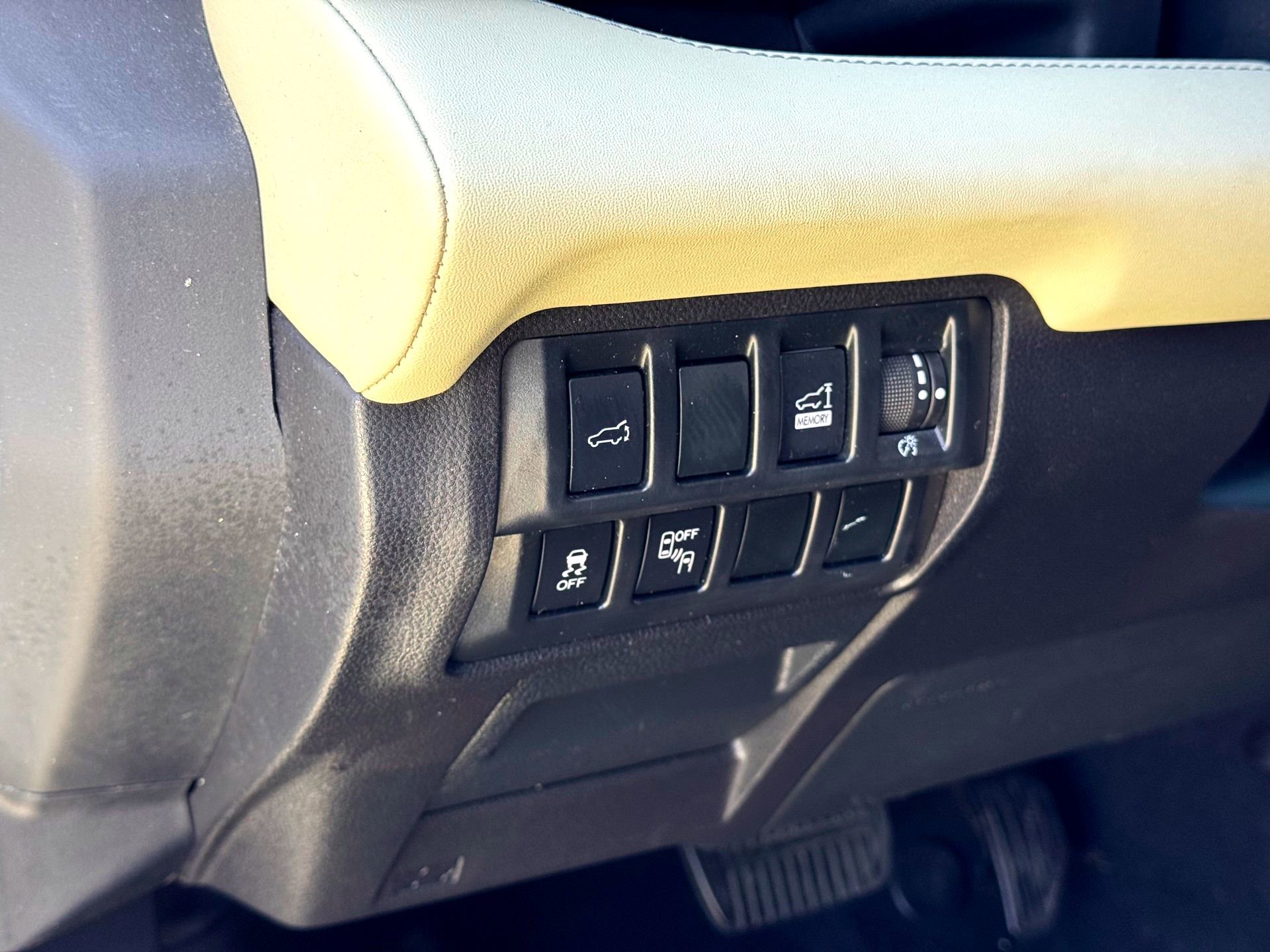 Used 2019 Subaru Ascent Limited image 15