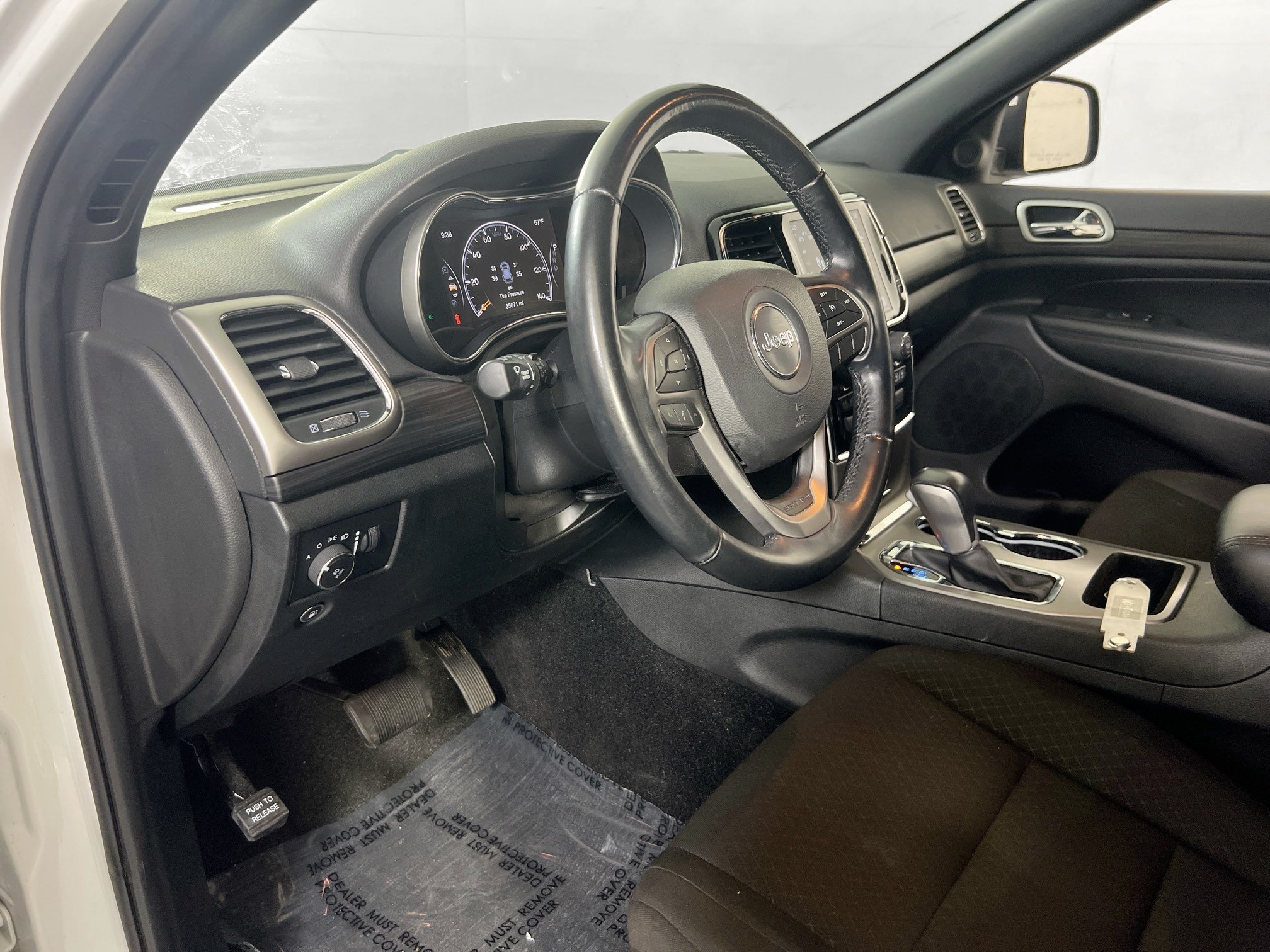 Used 2022 Jeep Grand Cherokee Laredo E AWD/4WD image 9