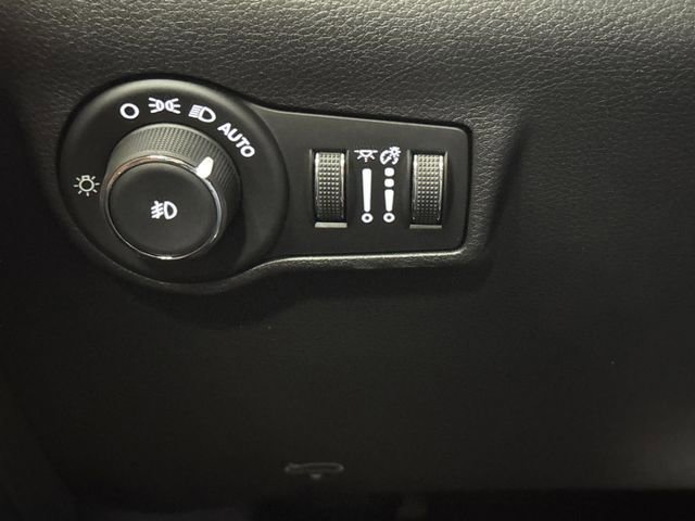 Used 2024 Jeep Compass Limited image 23