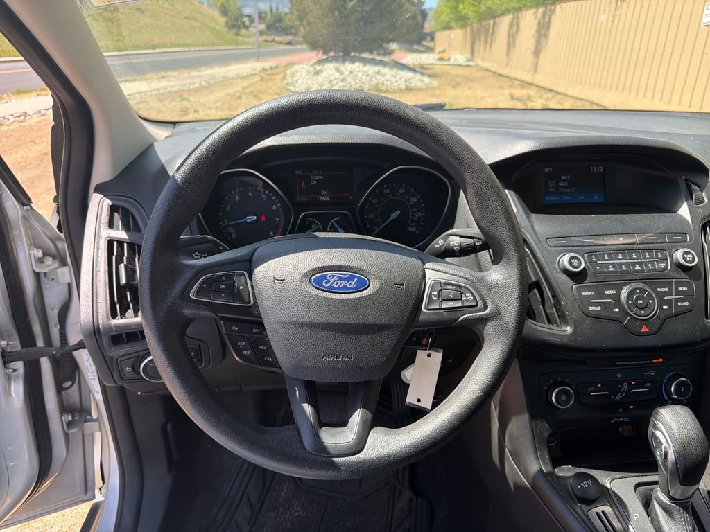 Used 2018 Ford Focus SE FWD image 15
