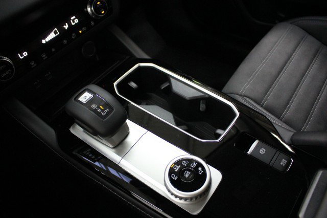 New 2026 Mitsubishi Outlander SE image 14