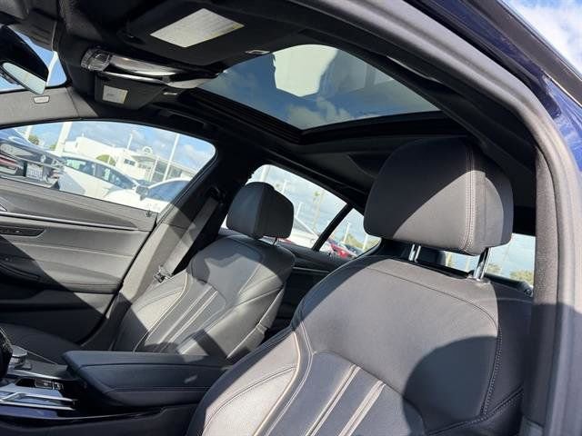 Used 2022 BMW M550i xDrive w/ Premium Package image 18