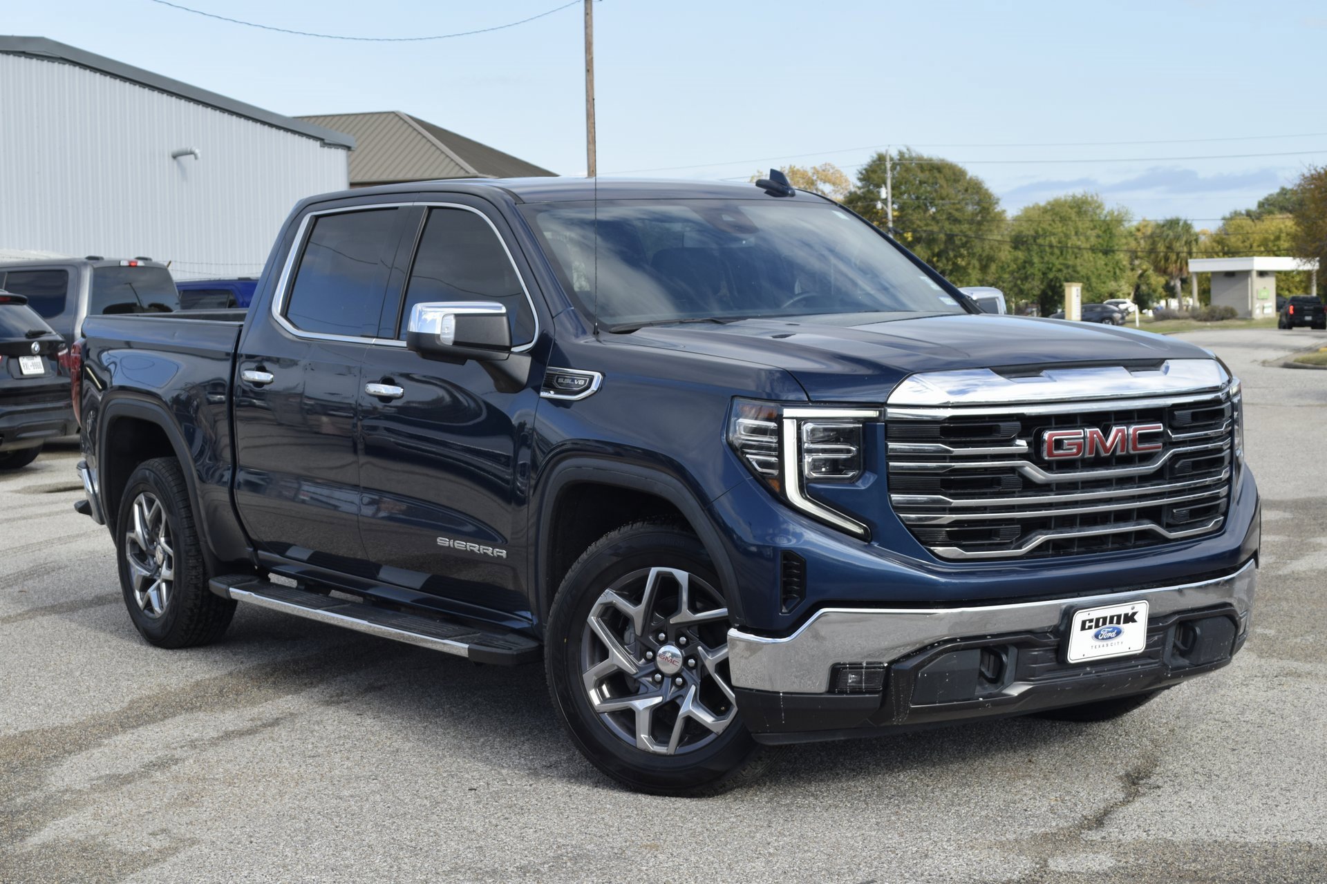 Used 2022 GMC Sierra 1500 SLT w/ SLT Convenience Package image 7