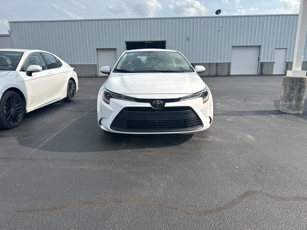 Used 2024 Toyota Corolla LE image 3