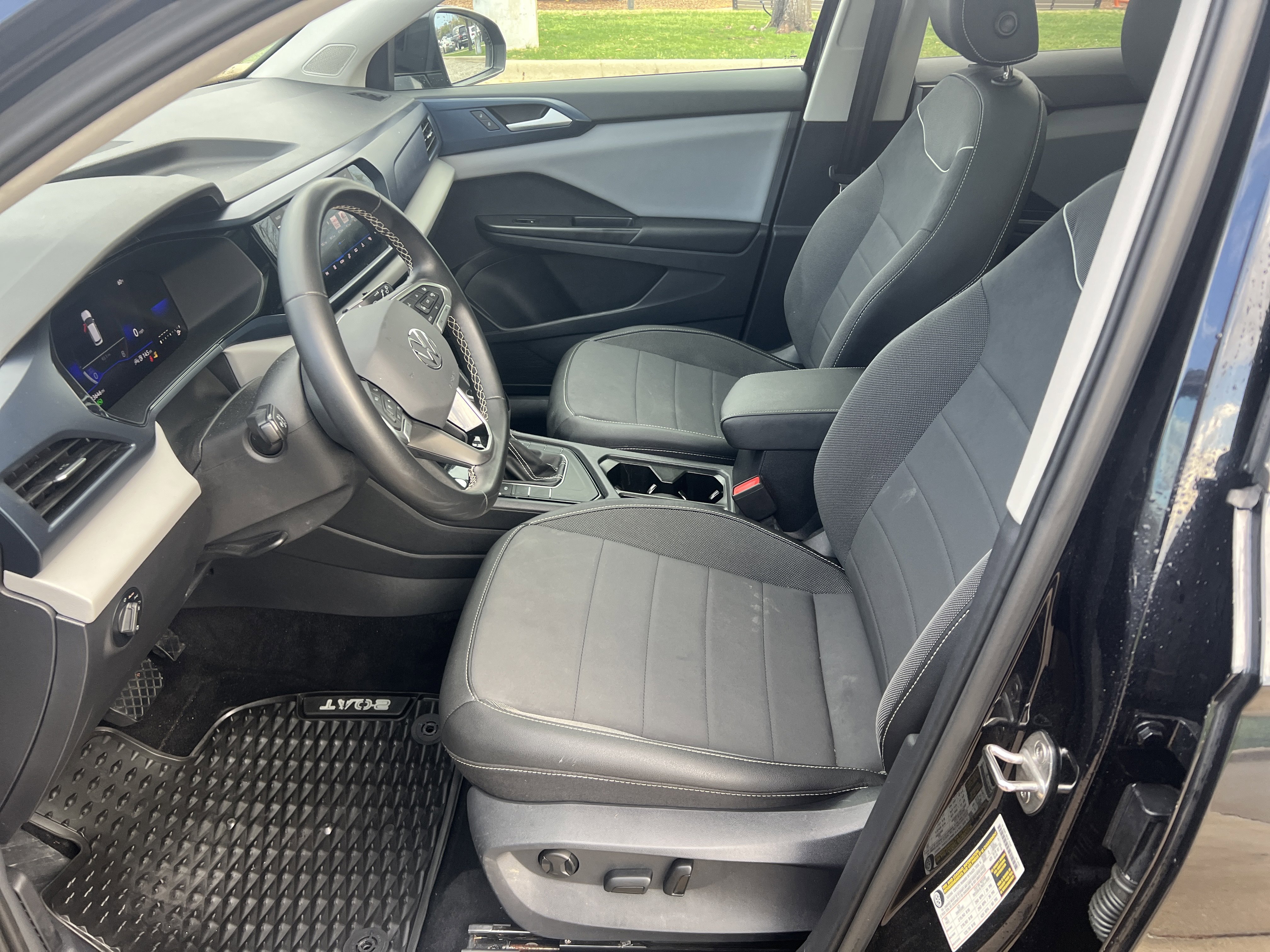 Certified 2023 Volkswagen Taos SE w/ Panoramic Sunroof Package FWD image 16