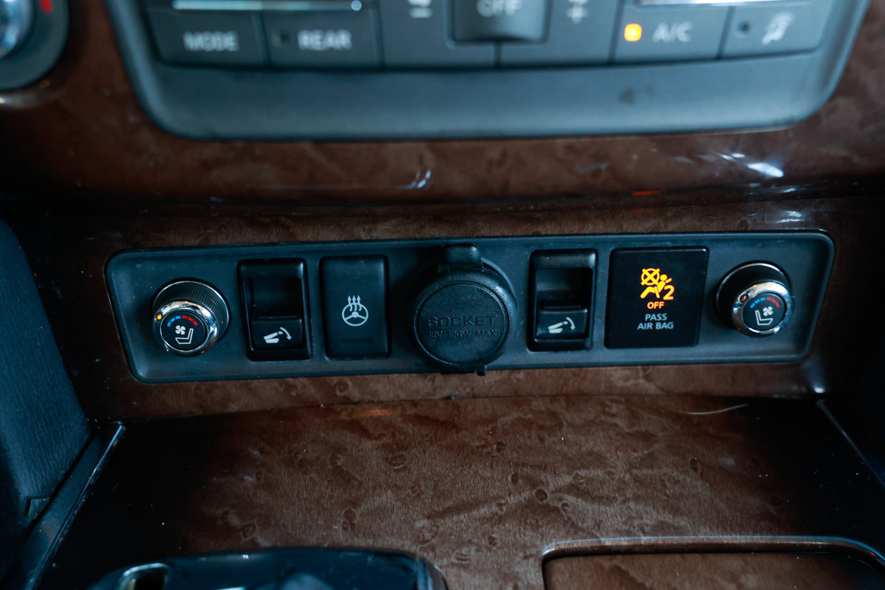 Used 2012 INFINITI QX56 2WD w/ Deluxe Touring Pkg image 34