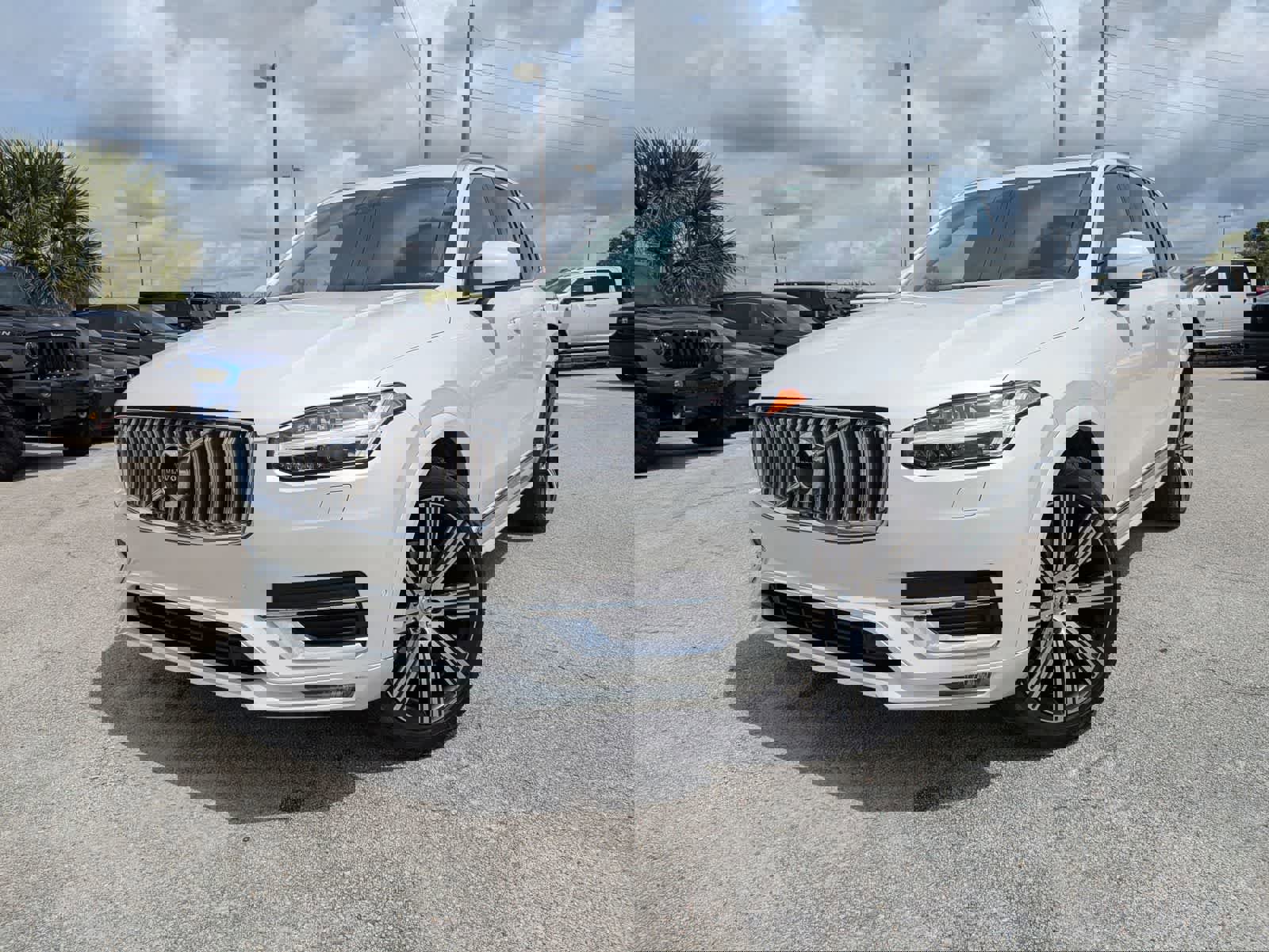 Used 2022 Volvo XC90 T6 Inscription w/ Advanced Package image 1