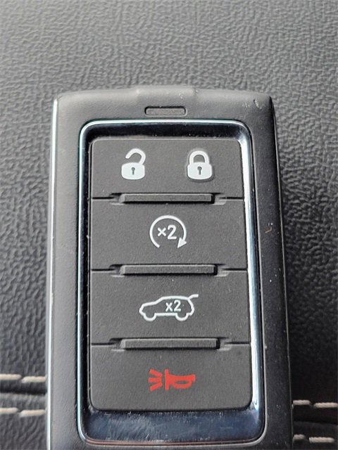 Used 2024 Jeep Grand Cherokee Limited image 9