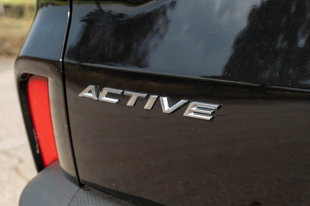 Used 2025 Ford Escape Active FWD image 12