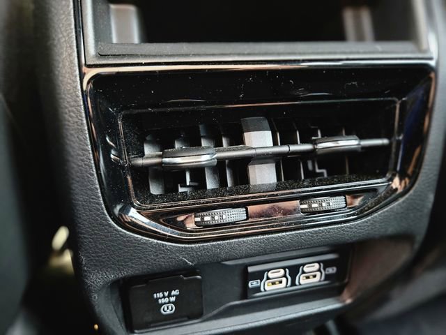 Used 2025 Jeep Grand Cherokee Altitude AWD/4WD image 27