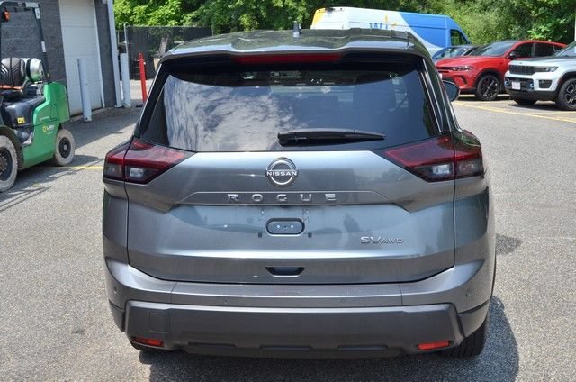 Used 2024 Nissan Rogue SV AWD/4WD image 7