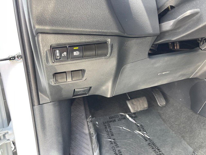 Used 2024 Toyota Corolla Cross XLE AWD/4WD image 21