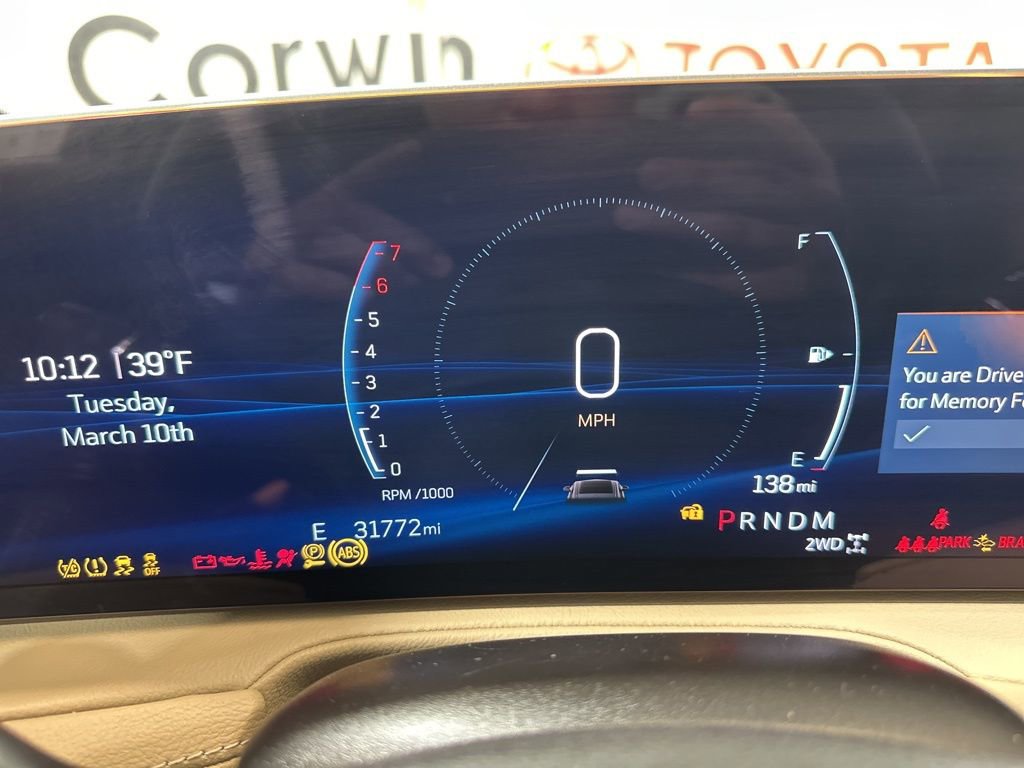 Used 2025 Cadillac XT4 Premium Luxury image 28