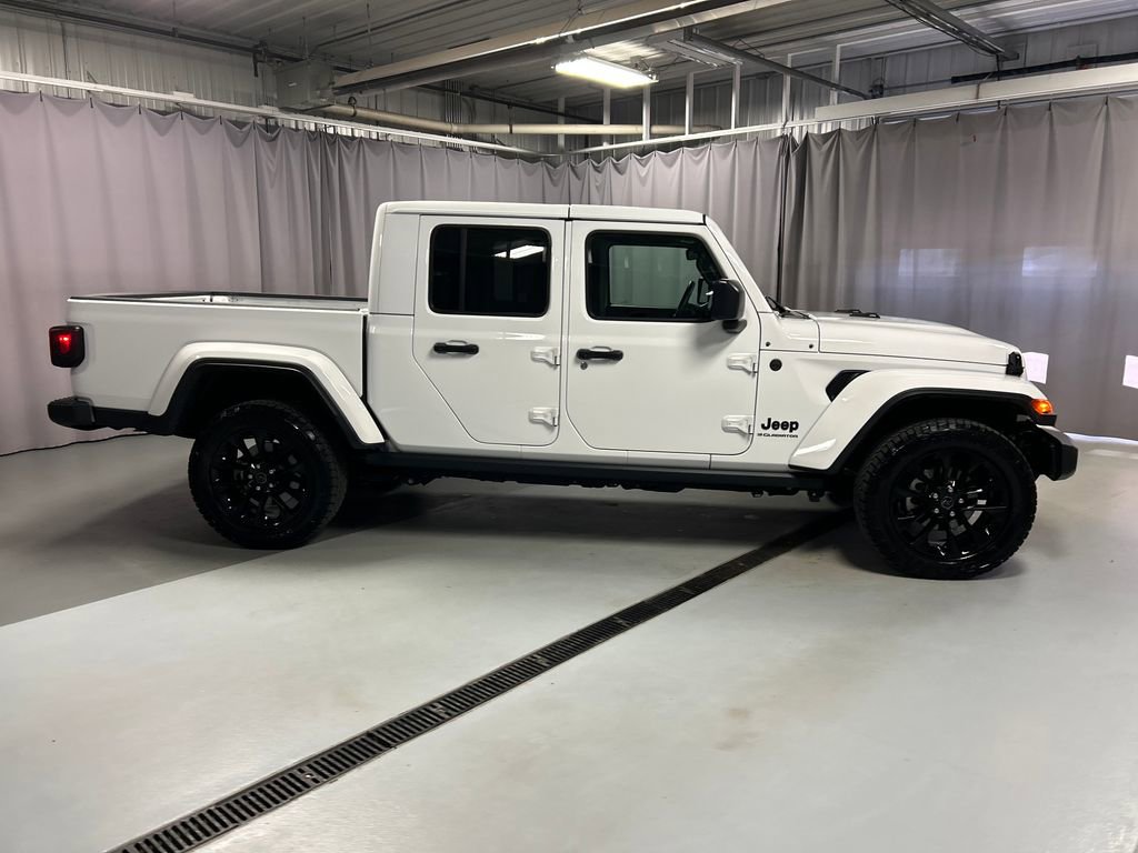 Used 2024 Jeep Gladiator Sport AWD/4WD image 8