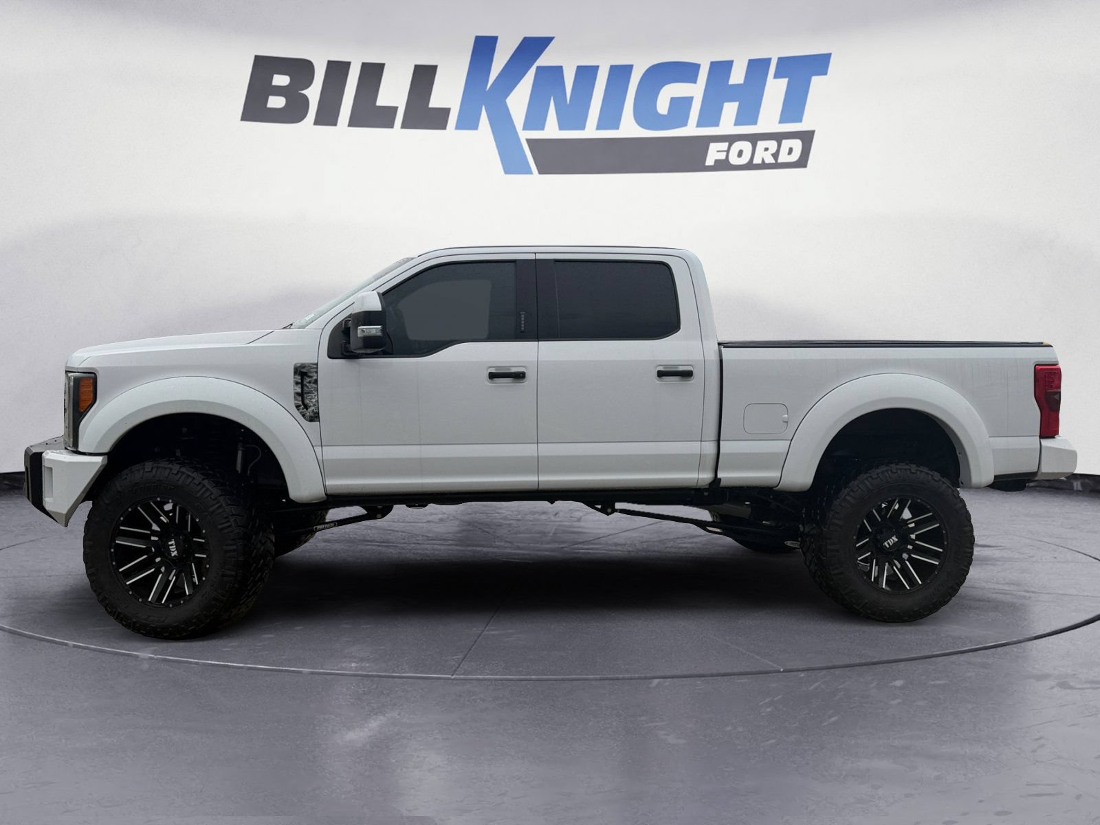 Used 2017 Ford F350 Lariat w/ Lariat Ultimate Package AWD/4WD image 2