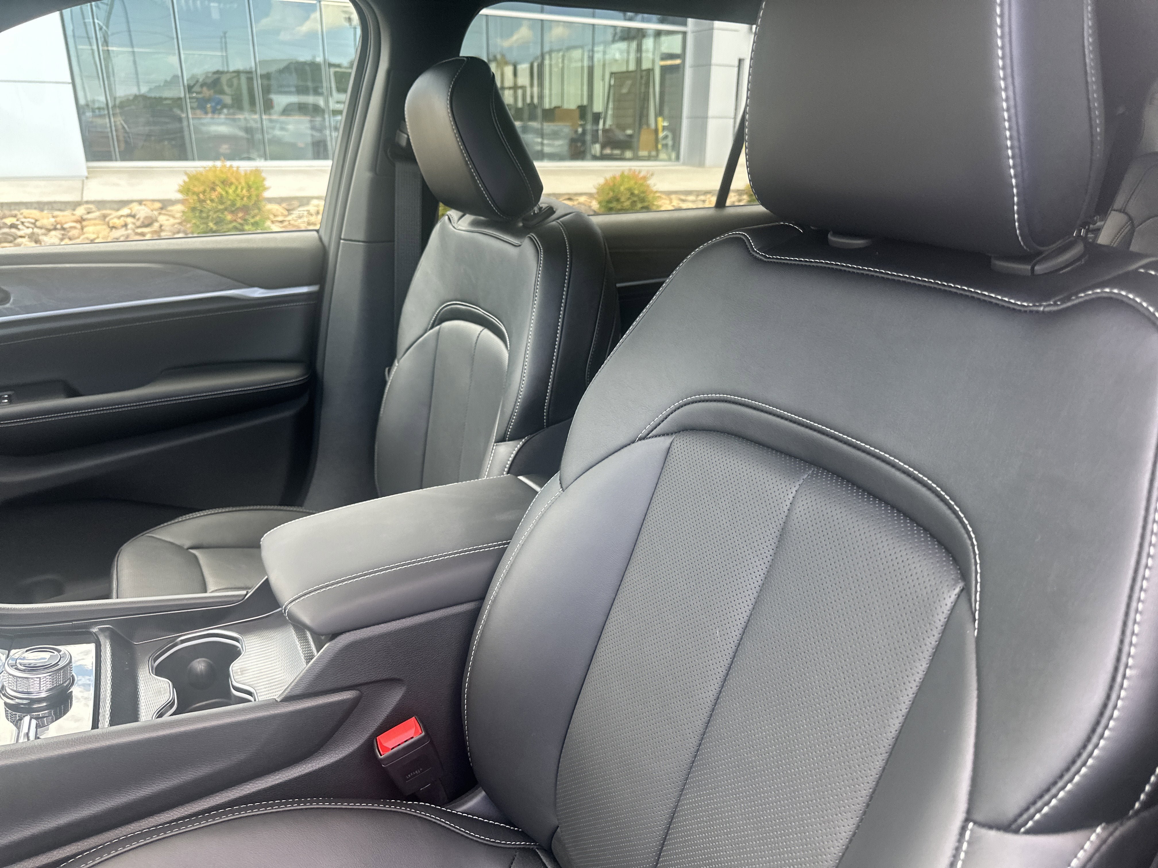 New 2026 Jeep Grand Cherokee L Limited AWD/4WD image 15