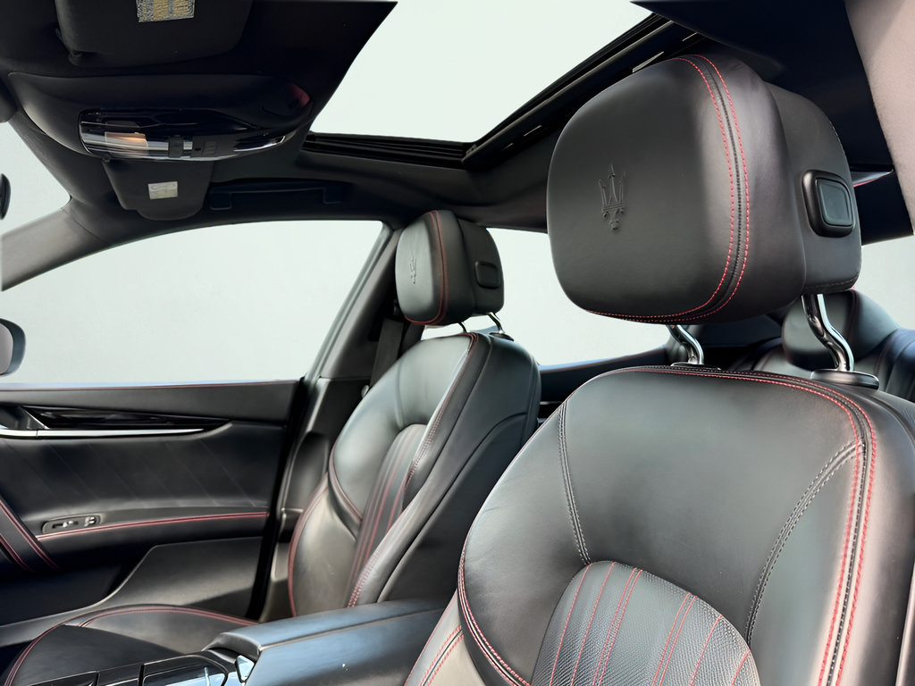 Used 2021 Maserati Ghibli RWD image 33