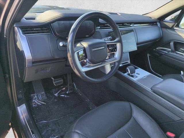 Used 2025 Land Rover Range Rover SE AWD/4WD image 10