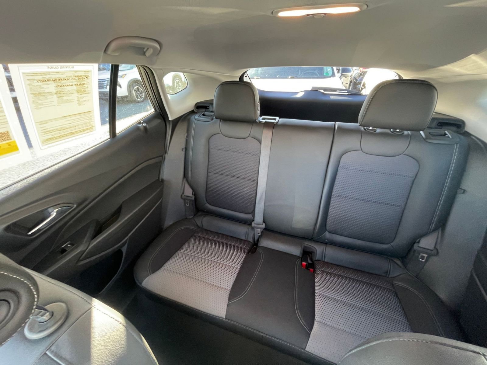 Used 2025 Chevrolet Trax LT image 38