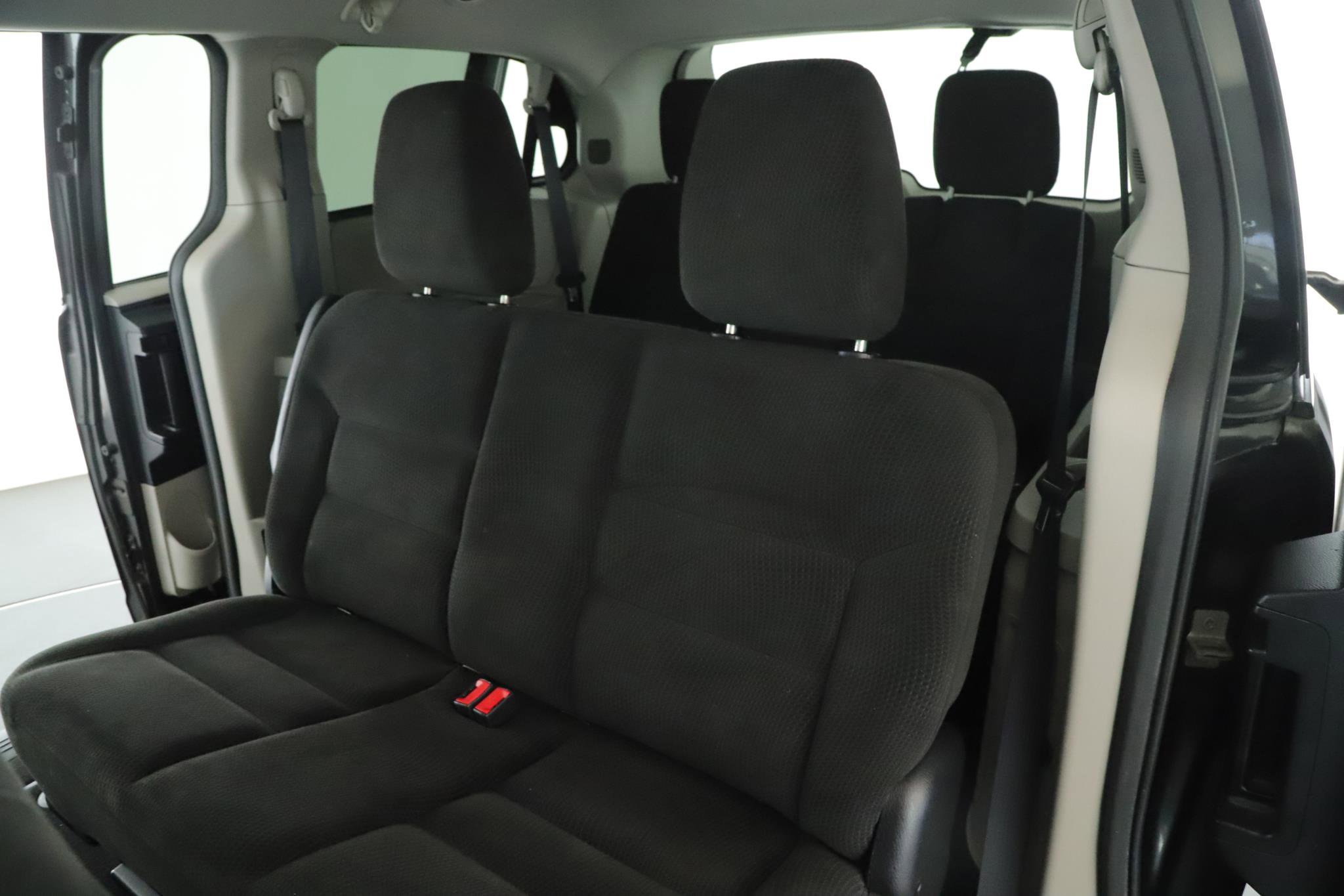 Used 2017 Dodge Grand Caravan SE w/ Power Window Group image 5