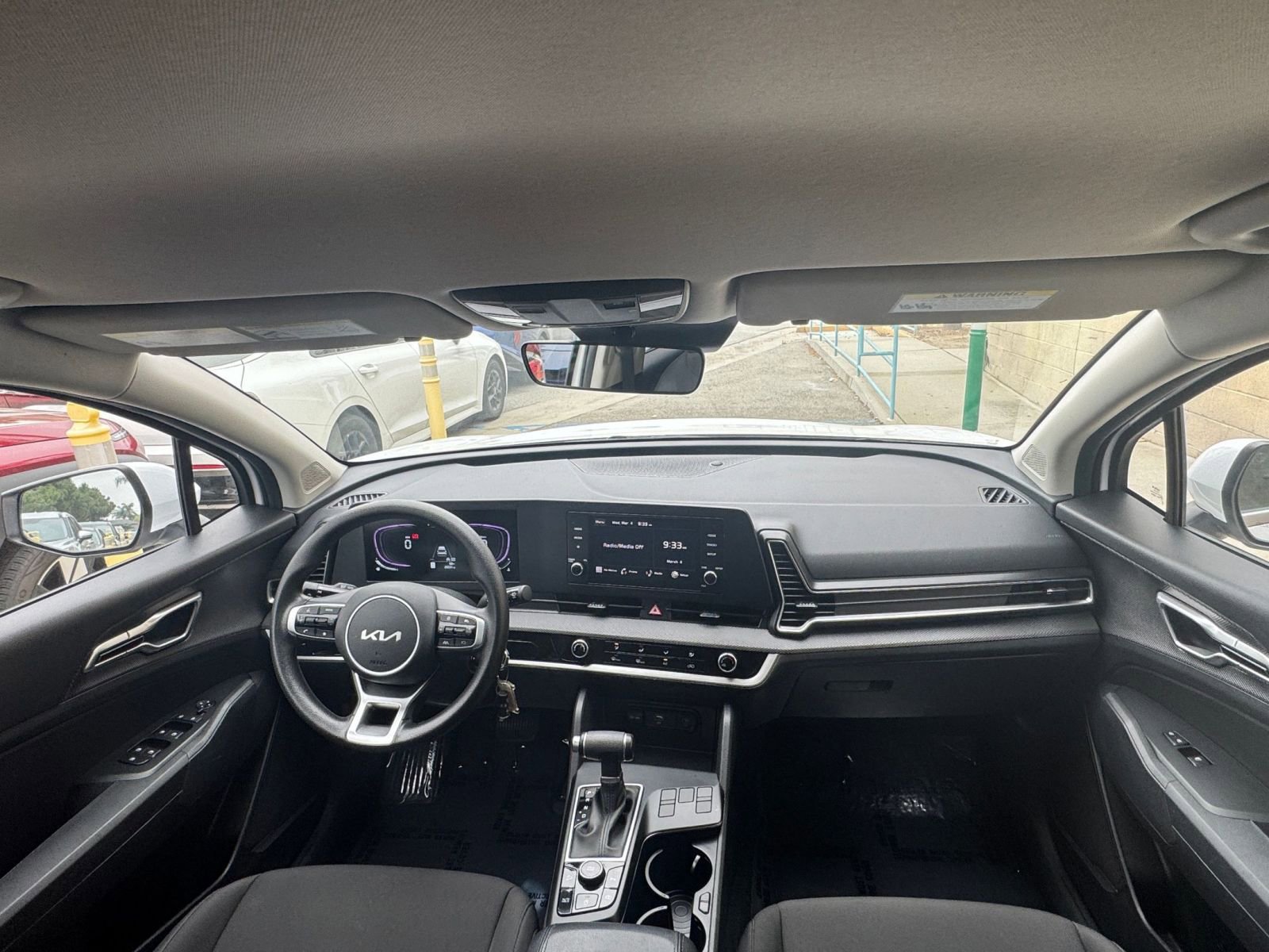 Used 2025 Kia Sportage LX FWD image 32
