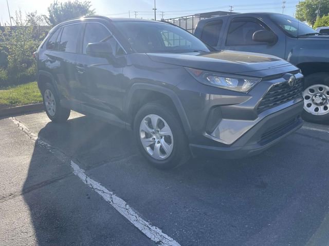 Used 2019 Toyota RAV4 LE image 1