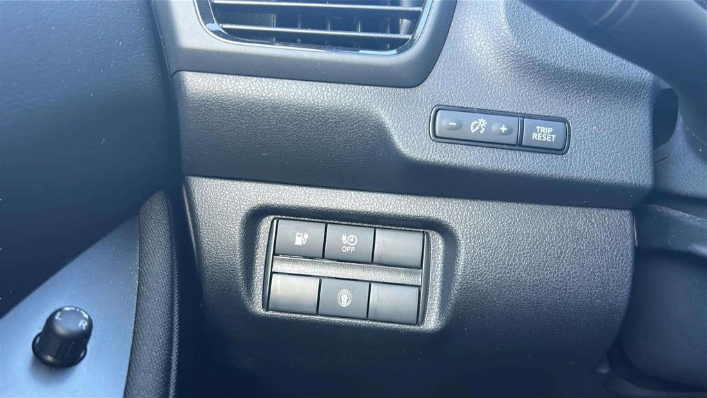 Used 2024 Nissan Leaf S image 11