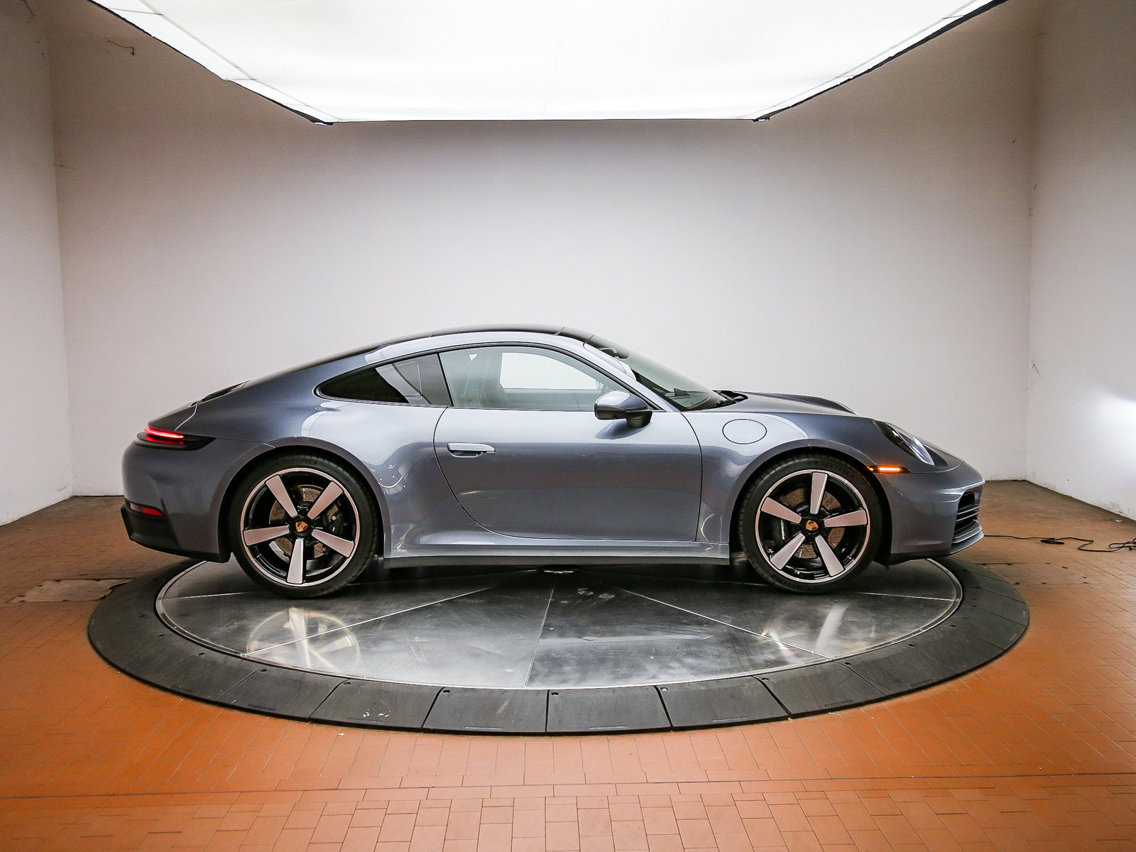 Certified 2025 Porsche 911 Carrera RWD image 8