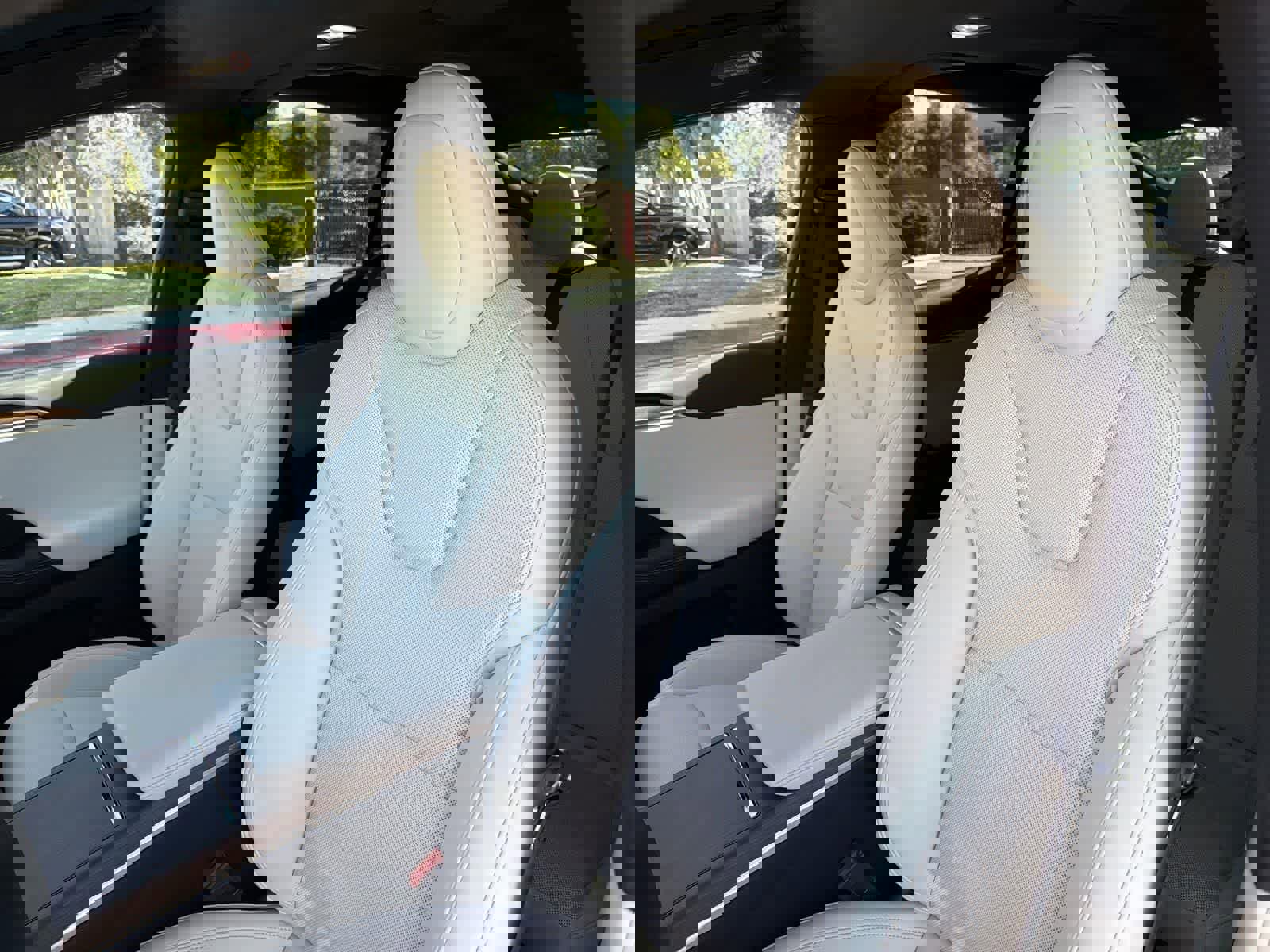 Used 2024 Tesla Model X image 27