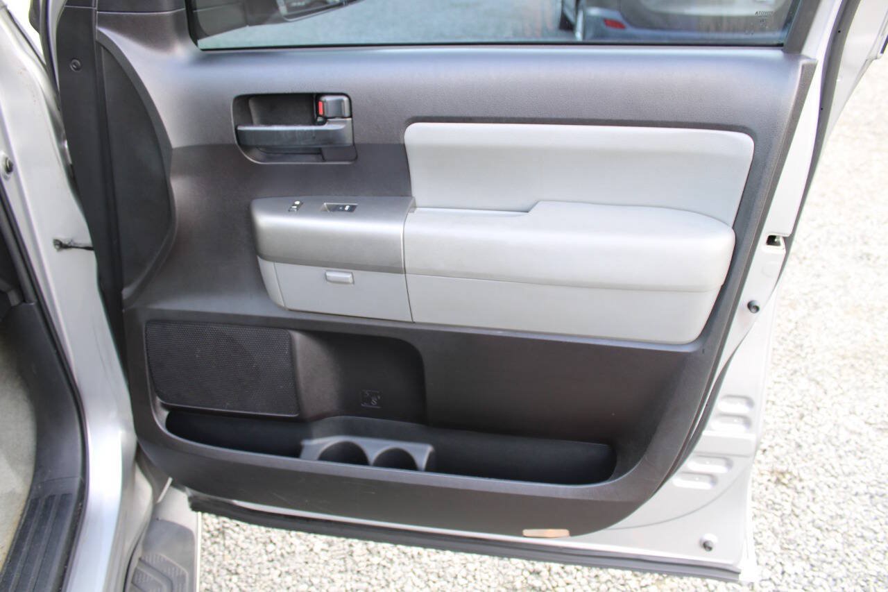 Used 2010 Toyota Sequoia SR5 AWD/4WD image 21