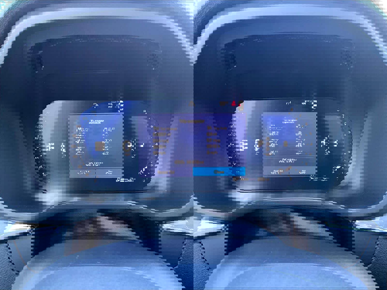 Used 2025 Volvo XC60 B5 Core image 23