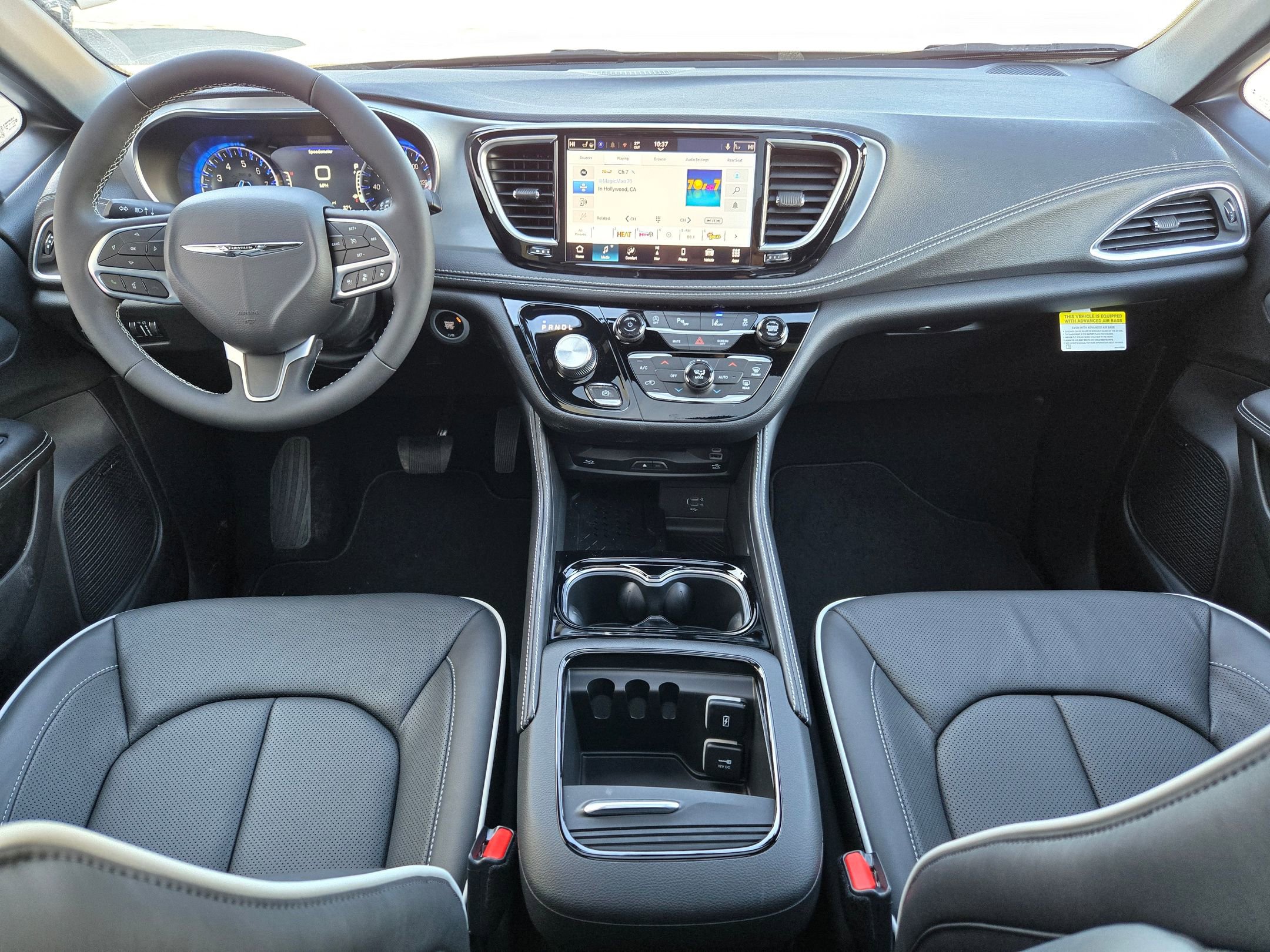 New 2026 Chrysler Pacifica Limited w/ Uconnect Theater Family Group image 11