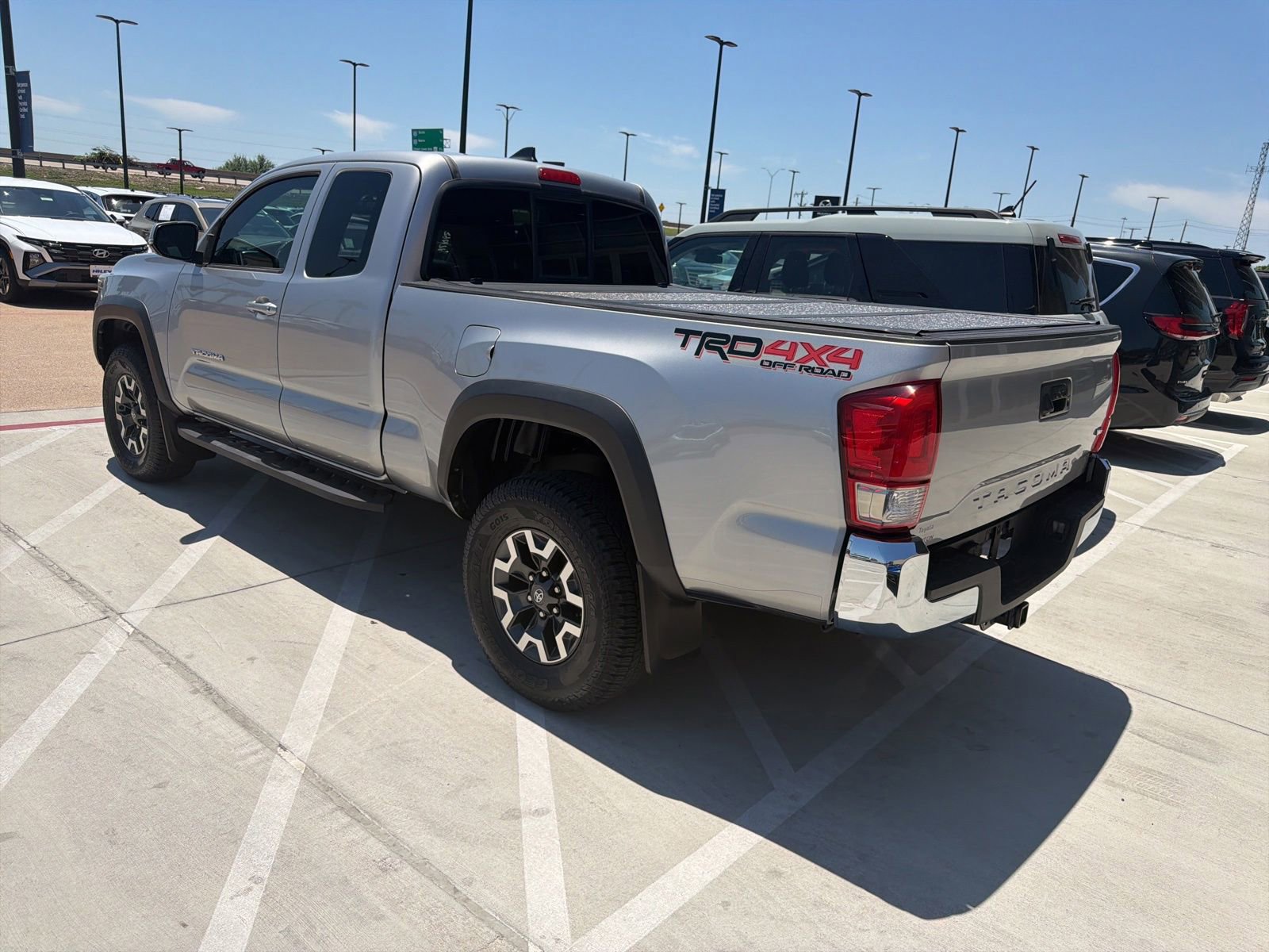 Used 2016 Toyota Tacoma TRD Off-Road w/ Towing Package AWD/4WD image 5