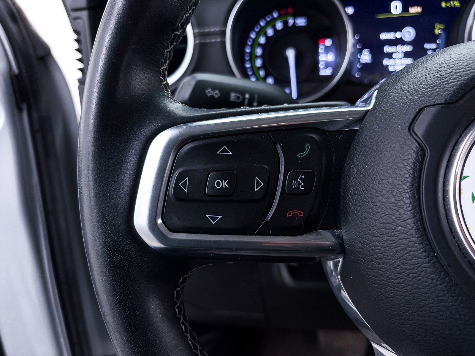 Used 2022 Jeep Wrangler Unlimited Sahara w/ Cold Weather Group image 32