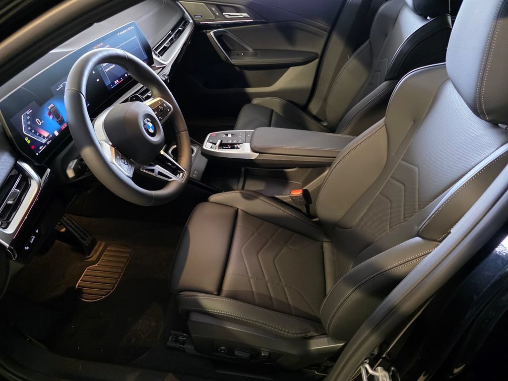 New 2026 BMW X2 xDrive28i w/ Technology Package AWD/4WD image 7