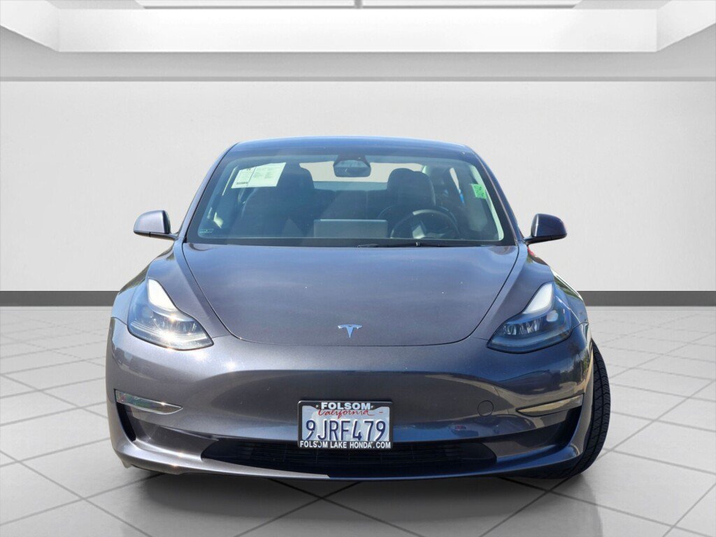 Used 2023 Tesla Model 3 Standard Range RWD image 2