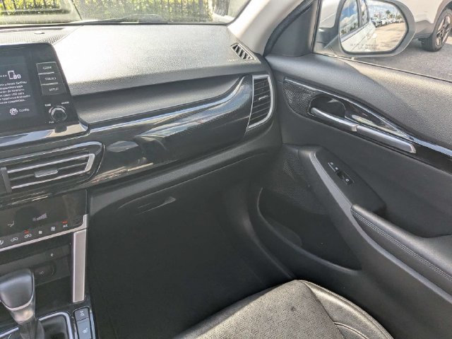 Certified 2021 Kia Seltos EX AWD/4WD image 17