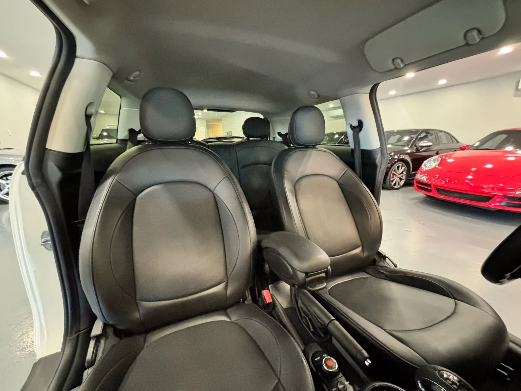 Used 2019 MINI Cooper 2-Door Hardtop w/ Signature Upholstery Package image 17