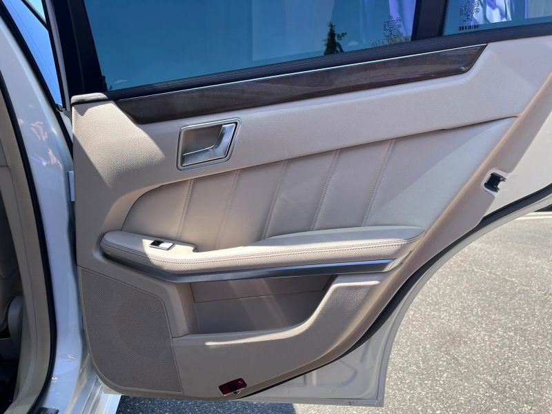 Used 2015 Mercedes-Benz E 400 4MATIC Sedan image 17