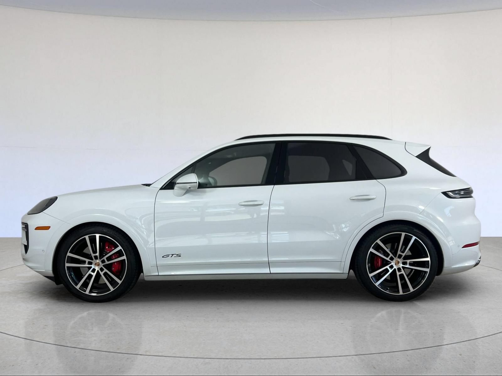 Used 2026 Porsche Cayenne GTS AWD/4WD image 2
