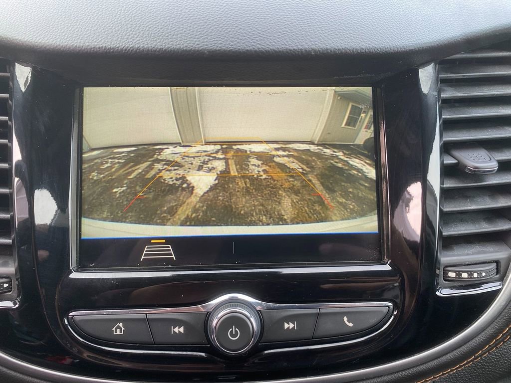 Used 2019 Chevrolet Trax LT w/ LT Convenience Package image 21